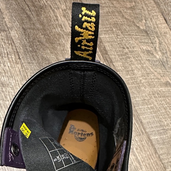 Dr. Martens 1460 8 eye lace up black current Purple Patent Leather Boots Size 7 - Picture 9 of 11